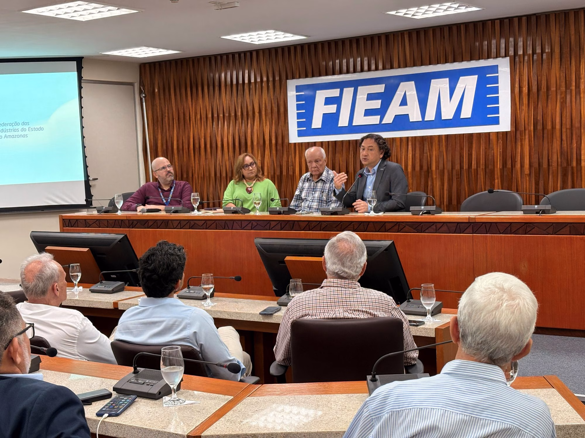 OIM e indústria discutem parceria para inclusão de migrantes no Amazonas