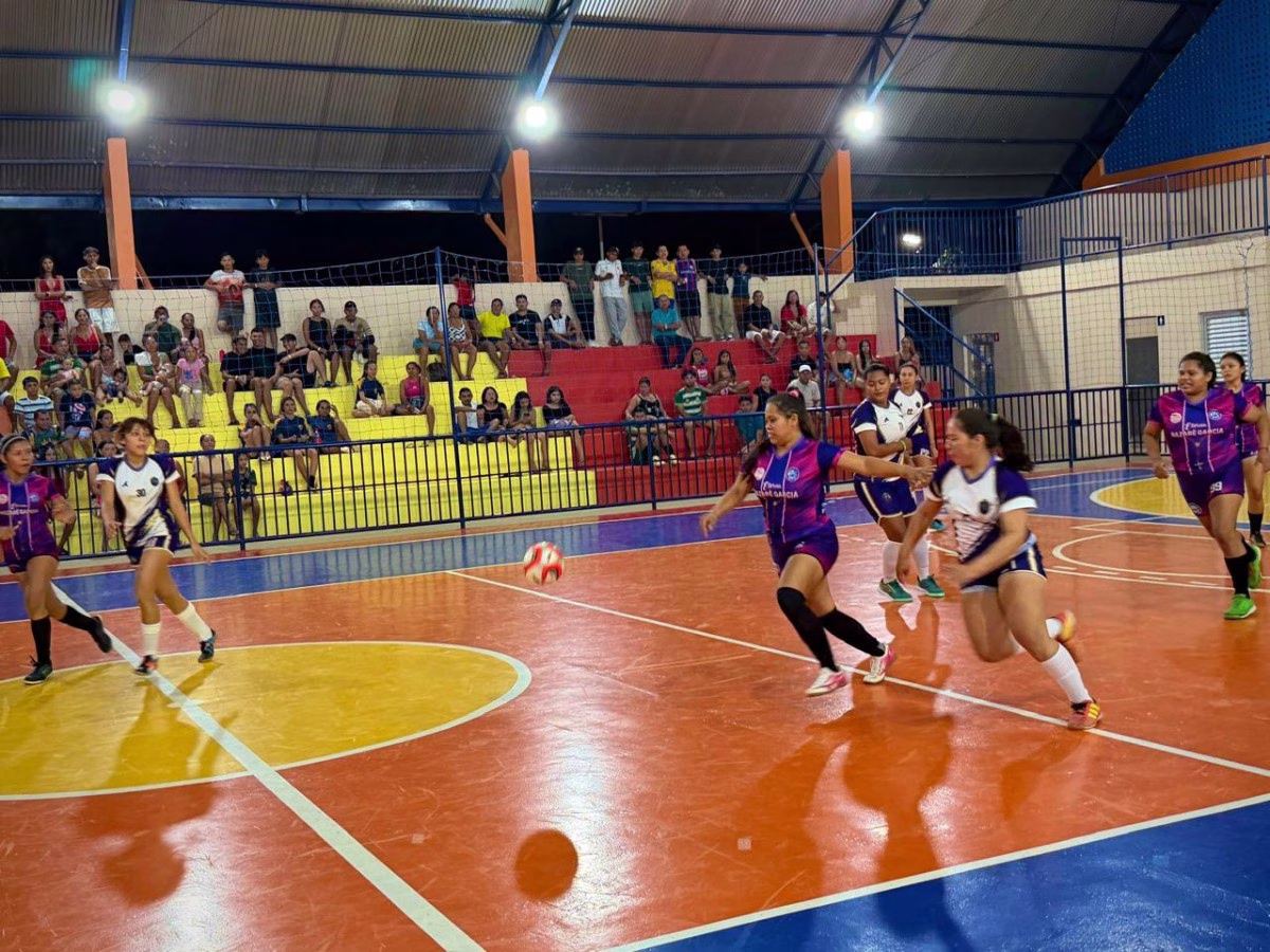Final da I Copa Antônio Carvalho agita Vila Amazônia e coroa Sítio São José e Amigas da Duda como campeões