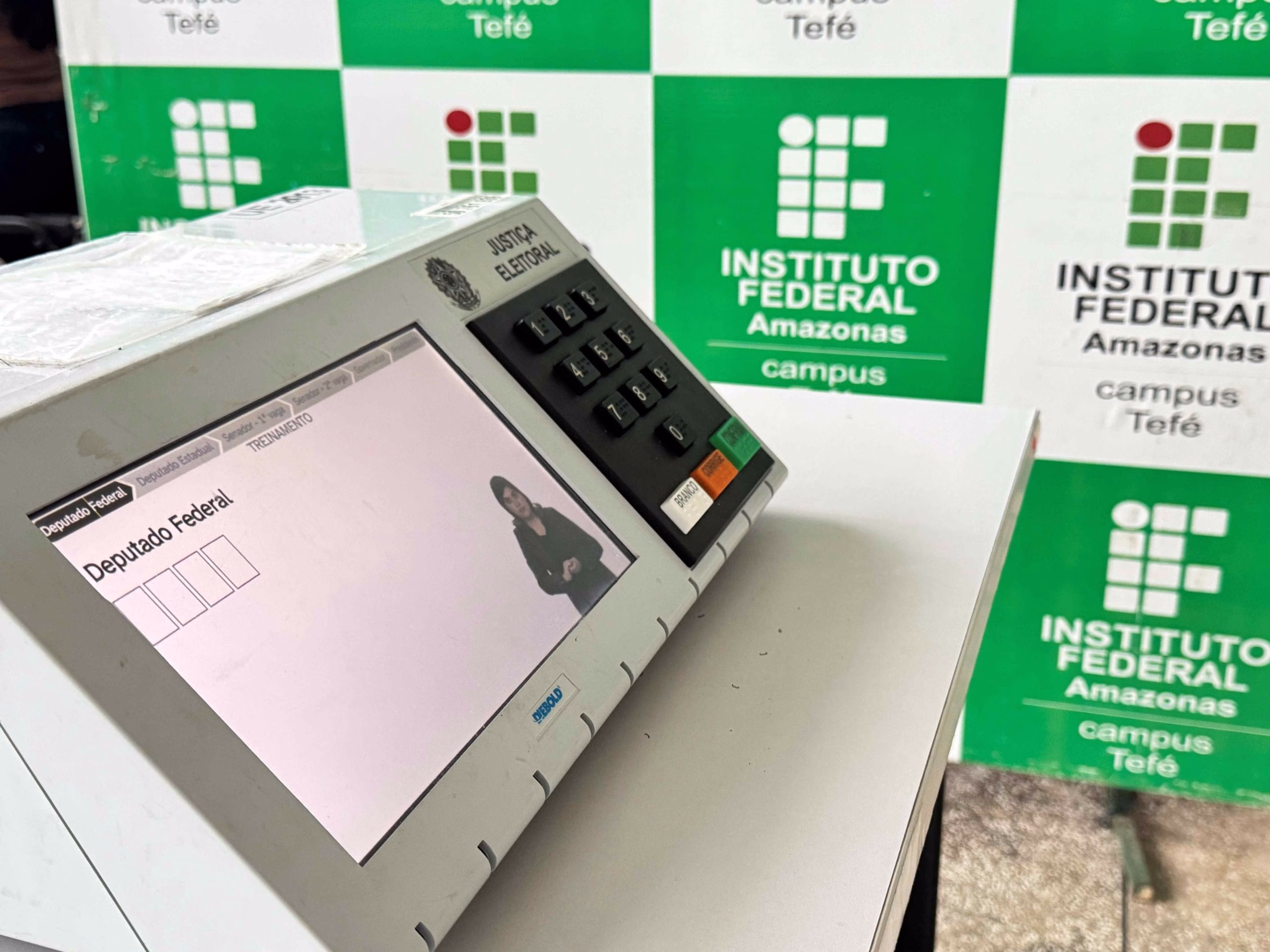 ‘Democracia em Exercício’ - Campus Tefé realiza ação de ensino com simulação de votação ‘Democracia em Exercício’ – Campus Tefé realiza ação de ensino com simulação de votação