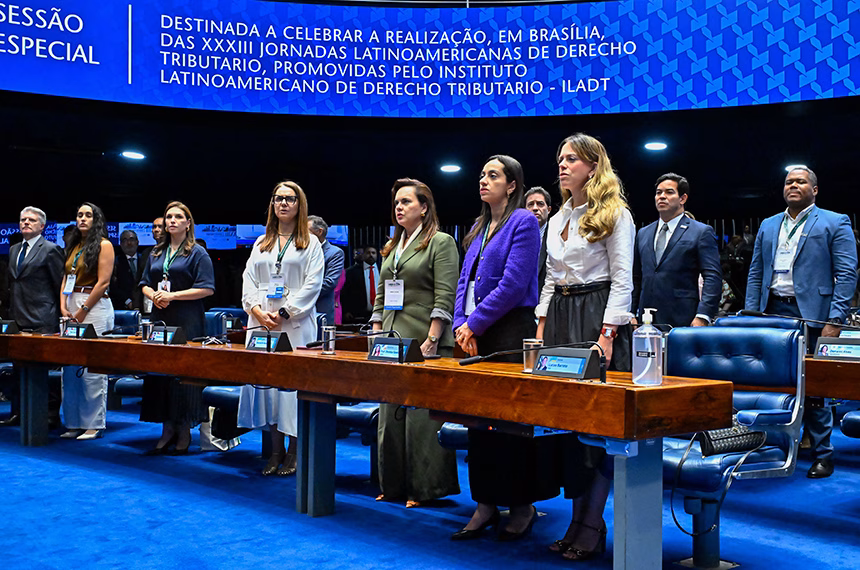 Importância do direito tributário é destacada em sessão especial