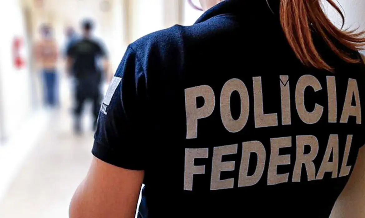 Juntas, PF e PM cumprem mandados contra quadrilha de tráfico e lavagem de dinheiro Juntas, PF e PM cumprem mandados contra quadrilha de tráfico e lavagem de dinheiro