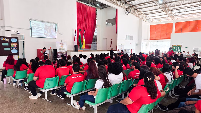Justiça do Trabalho leva a estudantes de Codajás ação de combate ao capacitismo, ao assédio e à discriminação Justiça do Trabalho leva a estudantes de Codajás ação de combate ao capacitismo, ao assédio e à discriminação
