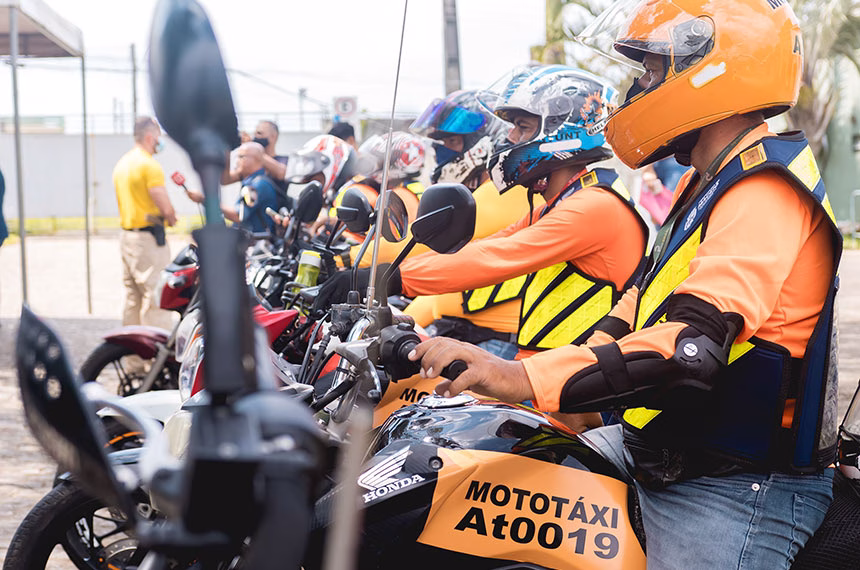 Sem votação no Congresso, MP dos mototaxistas perde validade Sem votação no Congresso, MP dos mototaxistas perde validade