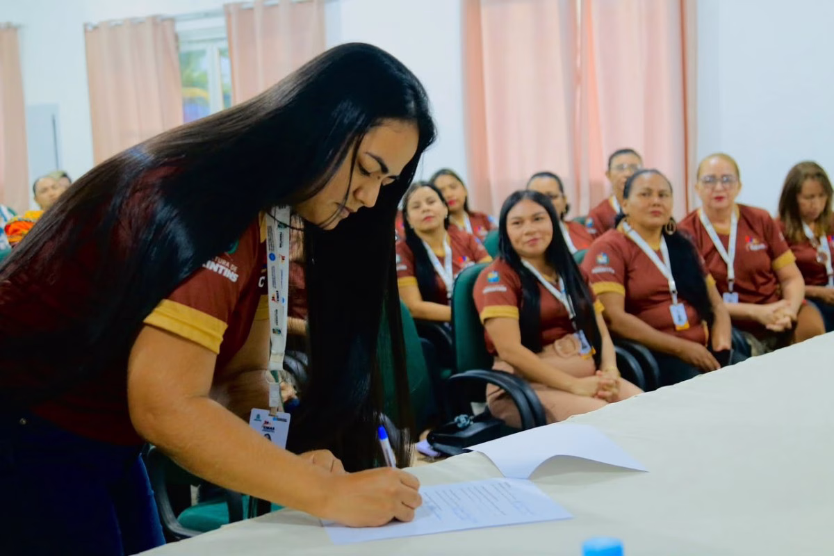Posse de conselheiros do CMAS fortalece o controle social da assistência social em Parintins Posse de conselheiros do CMAS fortalece o controle social da assistência social em Parintins