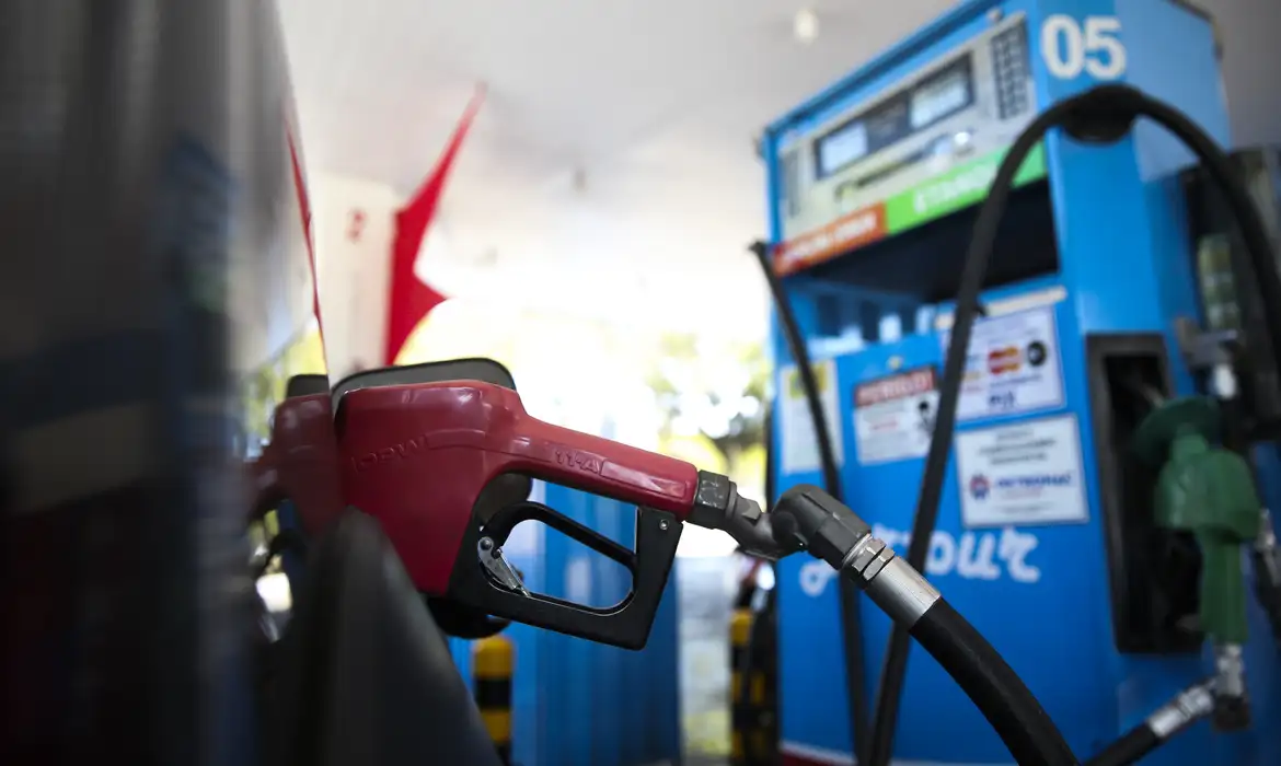 Governo Federal adota novas medidas para combustíveis frente a oscilações do petróleo Governo Federal adota novas medidas para combustíveis frente a oscilações do petróleo