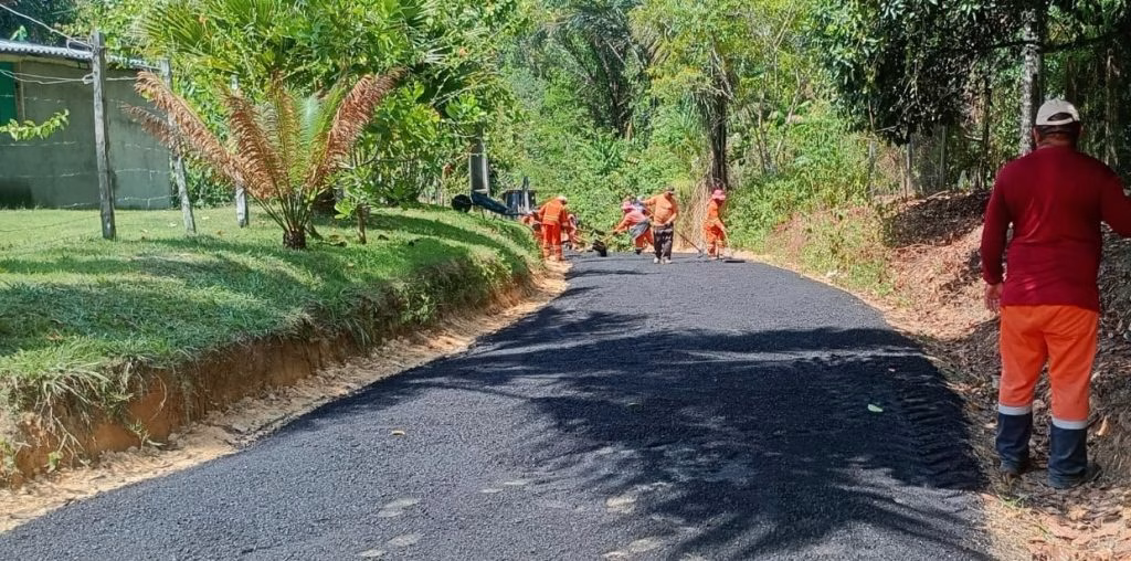 prefeitura de manaus pavimenta quatro ladeiras no ramal sao joao