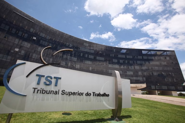 Projeto cria quarentena de dez anos para tribunais e agências reguladoras Projeto cria quarentena de dez anos para tribunais e agências reguladoras