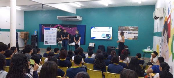 Projeto Eleitor do Futuro promove educação eleitoral para mais de 90 estudantes do Parque Riachuelo
