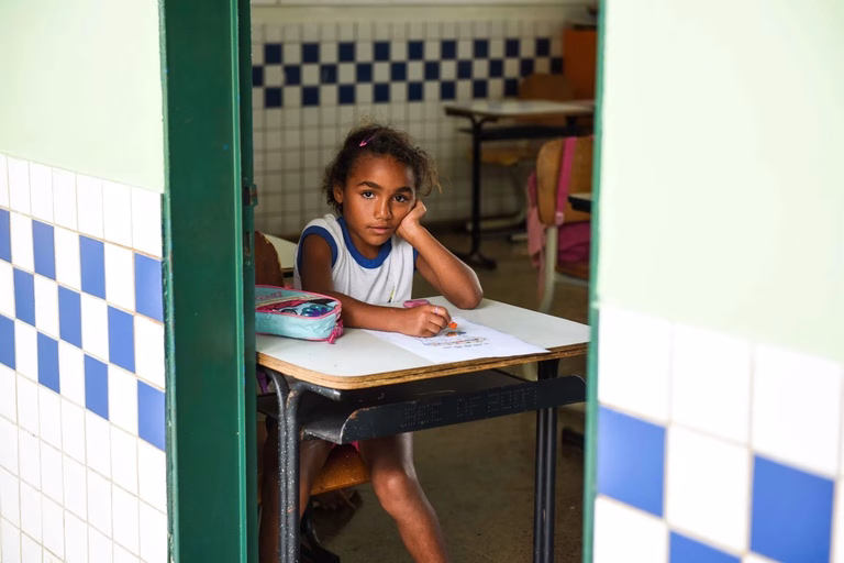 93% das escolas públicas estaduais e 53% das municipais adotam protocolos antirracismo 93% das escolas públicas estaduais e 53% das municipais adotam protocolos antirracismo