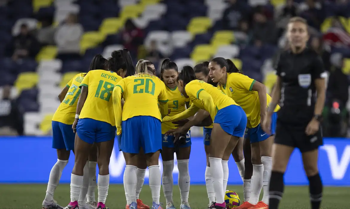 Sancionada a Lei do Futebol Feminino: profissionalização e incentivo à igualdade salarial