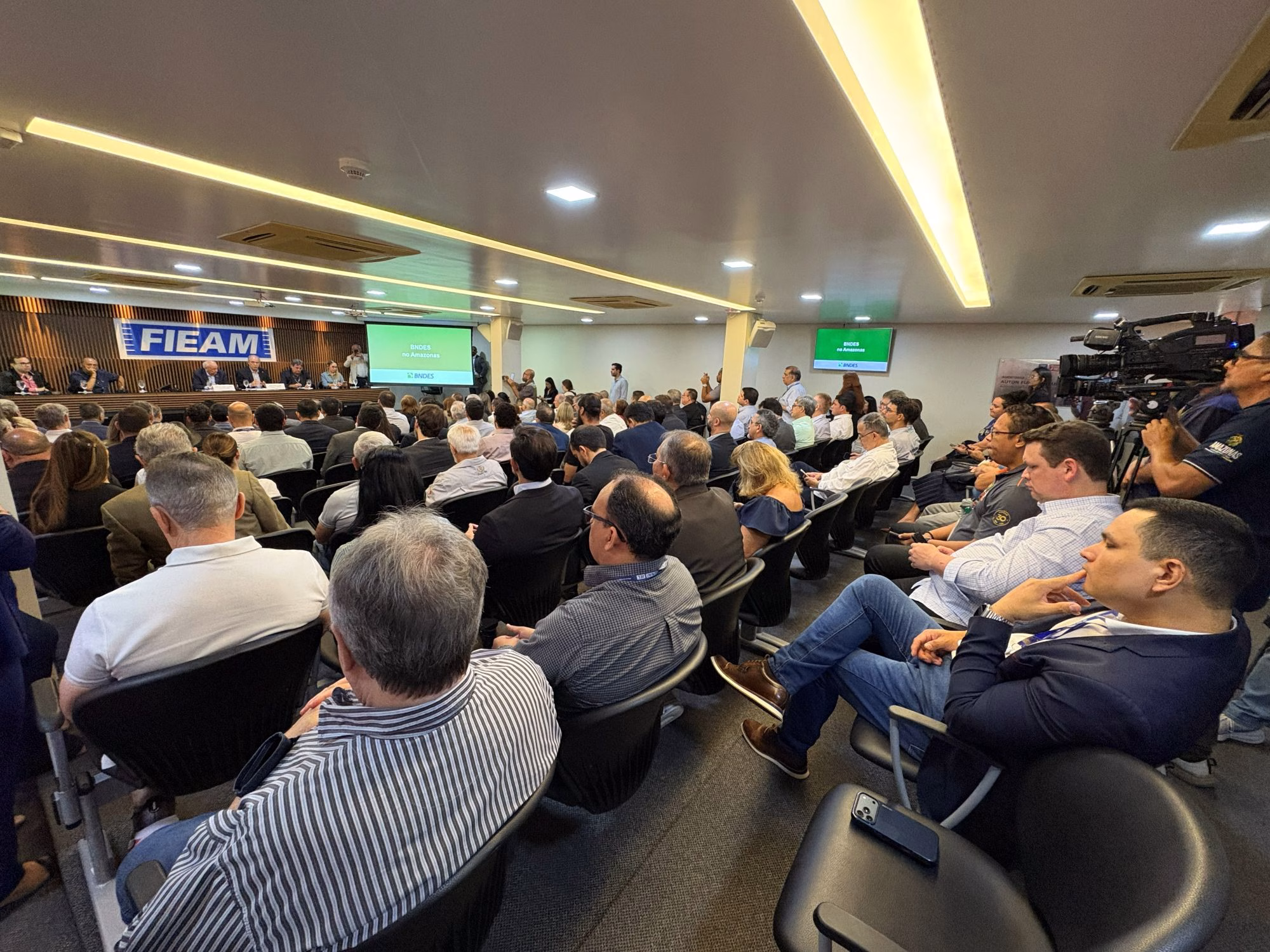 FIEAM aproxima setor produtivo do BNDES em busca de crédito para indústria e desenvolvimento do Amazonas FIEAM aproxima setor produtivo do BNDES em busca de crédito para indústria e desenvolvimento do Amazonas