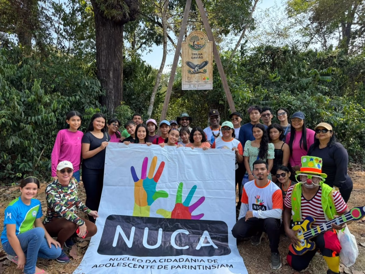 Trilha “Clima e Saúde” reúne jovens do NUCA em ação de educação ambiental em Parintins