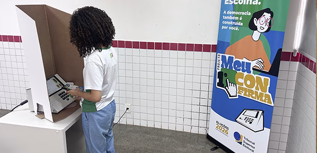 TSE lança projeto "Meu Primeiro Confirma" para engajar jovens eleitores no DF TSE lança projeto “Meu Primeiro Confirma” para engajar jovens eleitores no DF