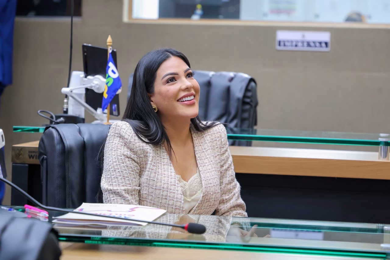 Mayra Dias propõe incentivo ao desenvolvimento sustentável de jovens rurais e ribeirinhos no Amazonas Mayra Dias propõe incentivo ao desenvolvimento sustentável de jovens rurais e ribeirinhos no Amazonas