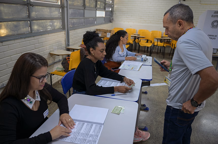 Apuração das eleições começa às 17h; veja balanço parcial do TSE Apuração das eleições começa às 17h; veja balanço parcial do TSE