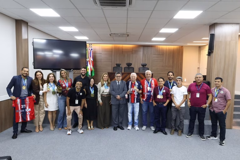 Atletas do TRT-11 recebem homenagem por participação na Olimpíada do Judiciário Federal