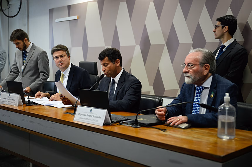 Comissão mista aprova MP que exige exame para exercício da medicina Comissão mista aprova MP que exige exame para exercício da medicina