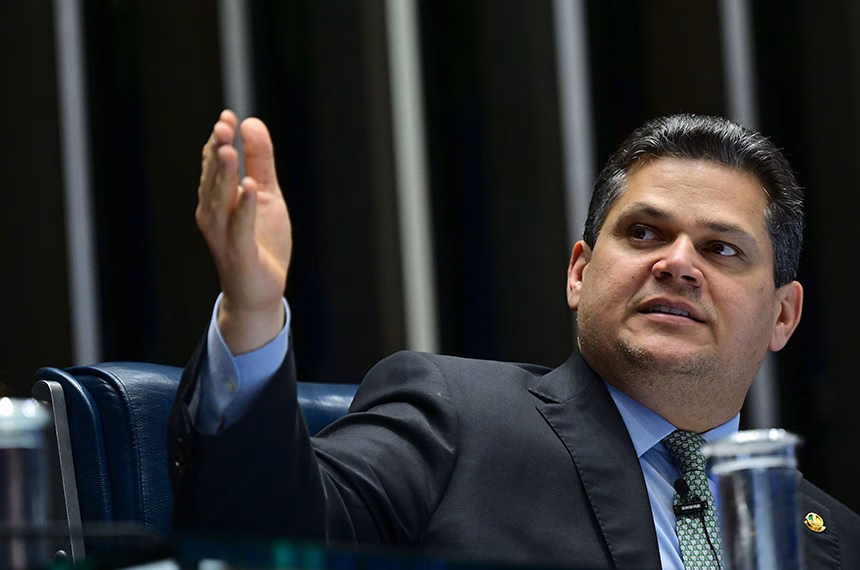 Davi Alcolumbre retira PEC da Segurança Pública da pauta desta quinta-feira Davi Alcolumbre retira PEC da Segurança Pública da pauta desta quinta-feira