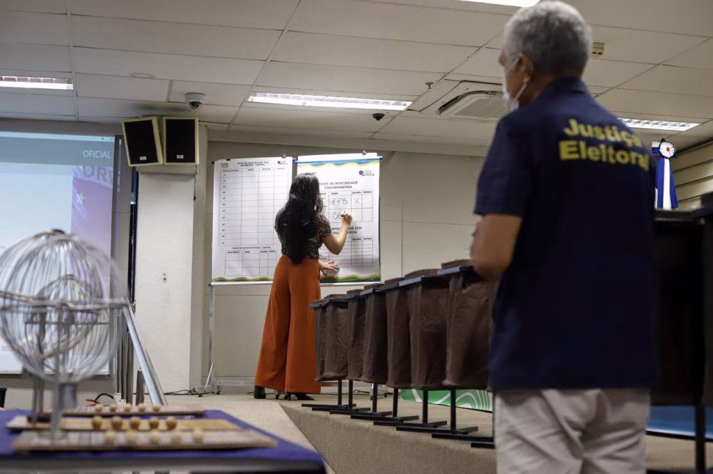Defensoria do Amazonas participa de auditoria das urnas eletrônicas para as Eleições de 2026 1 defensoria participa de auditoria das urnas eletronicas para as eleicoes de 2026 1