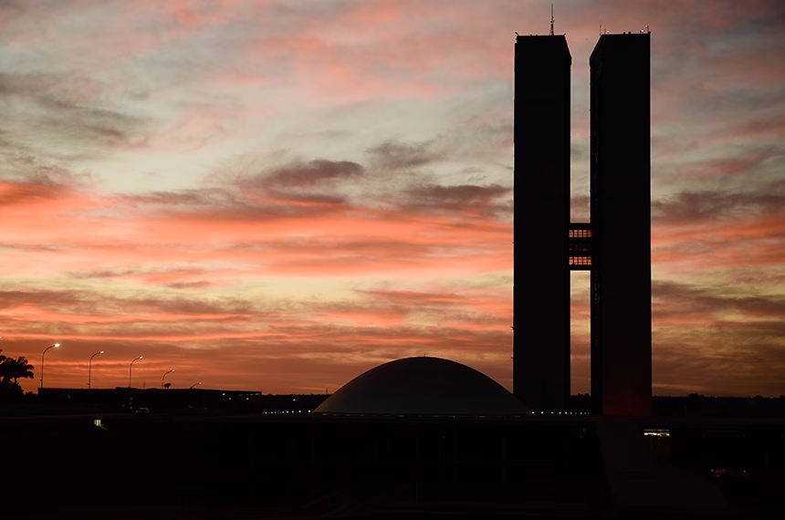 Conheça os 54 senadores eleitos neste domingo Conheça os 54 senadores eleitos neste domingo