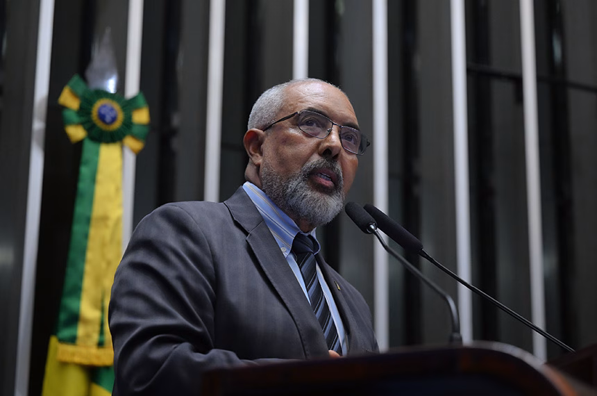 Fim da 6x1 também beneficia quem está na informalidade, argumenta Paim Fim da 6×1 também beneficia quem está na informalidade, argumenta Paim