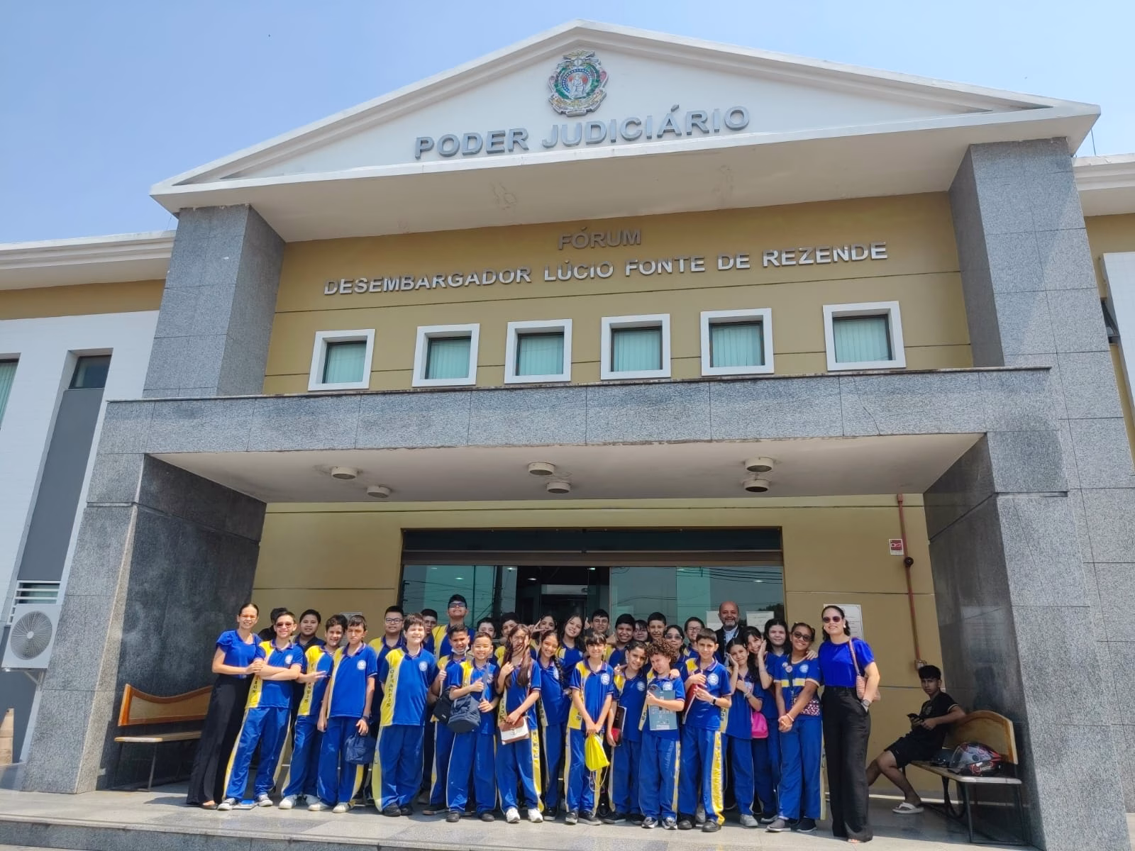 Alunos de escola da zona Norte visitam Fórum de Justiça Desembargador Lúcio Fonte de Rezende Alunos de escola da zona Norte visitam Fórum de Justiça Desembargador Lúcio Fonte de Rezende
