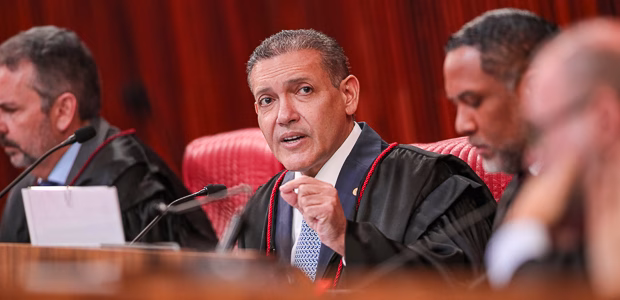 Número de locais de votação que sofreram alterações cai 94% em relação a 2022, informa presidente do TSE