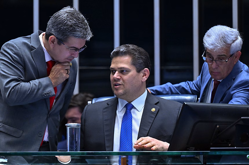 PEC que acaba com escala 6x1 começa a tramitar no Plenário PEC que acaba com escala 6×1 começa a tramitar no Plenário