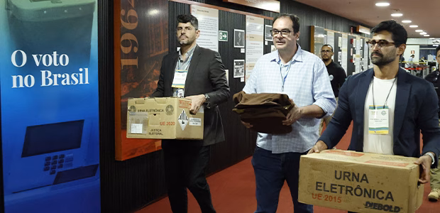 Pela primeira vez, urnas do DF serão submetidas ao Teste de Integridade no TSE Pela primeira vez, urnas do DF serão submetidas ao Teste de Integridade no TSE