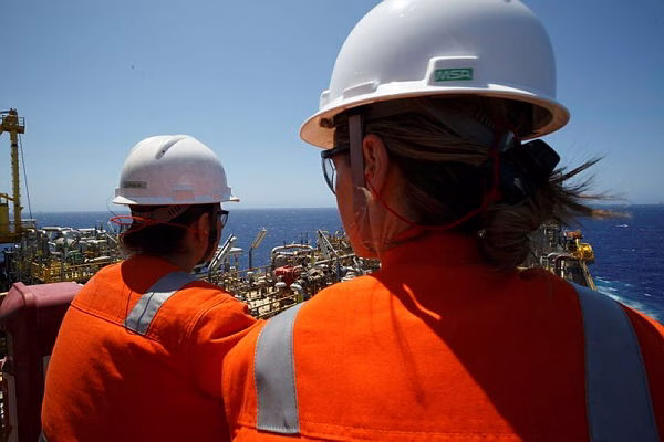 Com Petrobras à frente, produção de petróleo e gás cresce acima de 17% em agosto Com Petrobras à frente, produção de petróleo e gás cresce acima de 17% em agosto