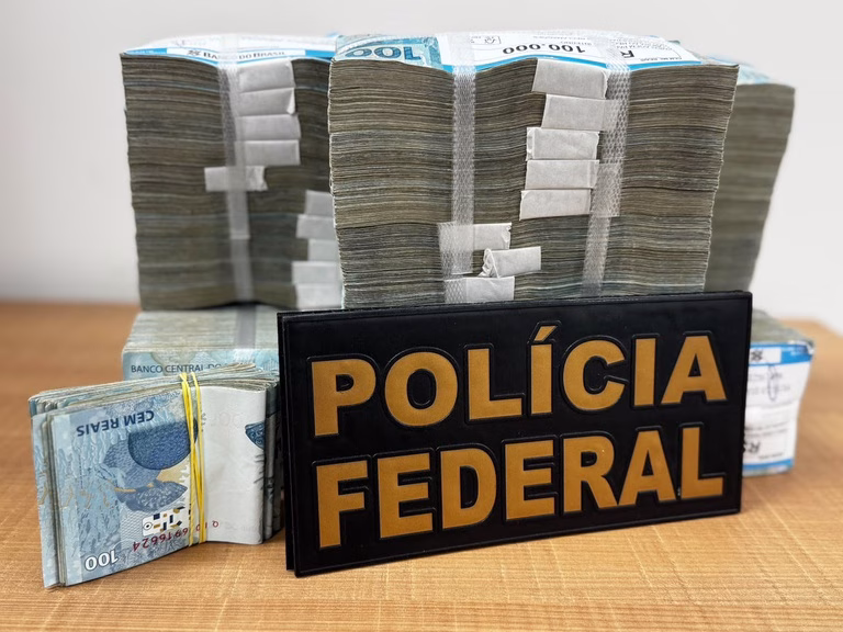 PF apreende meio milhão de reais durante investigação eleitoral em Aracaju PF apreende meio milhão de reais durante investigação eleitoral em Aracaju