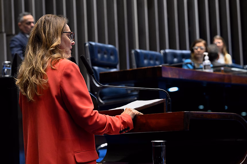 Plenário aprova sessão especial em homenagem às cientistas brasileiras Plenário aprova sessão especial em homenagem às cientistas brasileiras