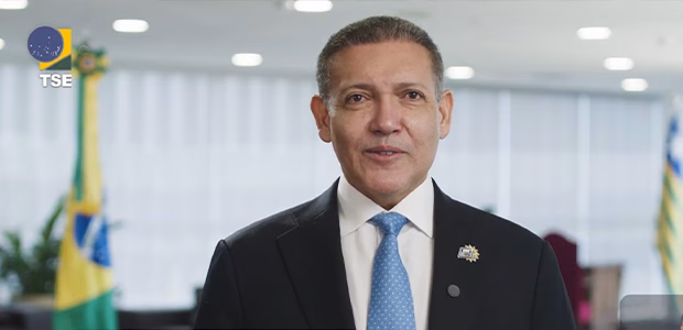 Presidente do TSE reforça liberdade do voto e orienta eleitoras e eleitores na véspera da eleição Presidente do TSE reforça liberdade do voto e orienta eleitoras e eleitores na véspera da eleição