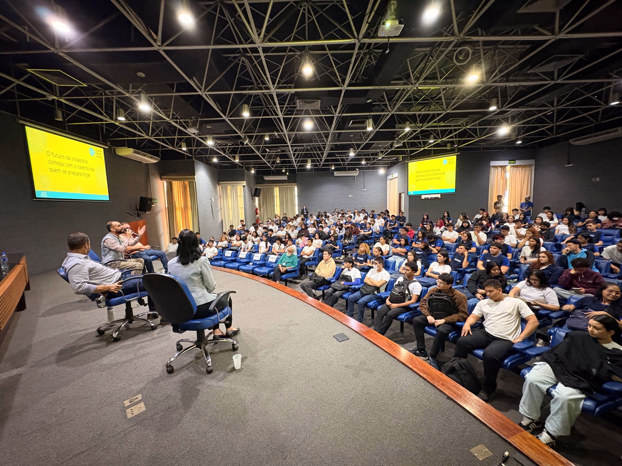 Conexão Carreira Indústria discute sobre oportunidades e desafios para jovens que buscam espaço no mercado de trabalho Conexão Carreira Indústria discute sobre oportunidades e desafios para jovens que buscam espaço no mercado de trabalho