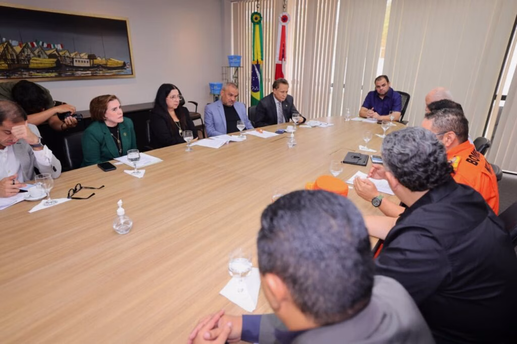 TCE-AM reforça atuação institucional no enfrentamento às queimadas e à estiagem no Amazonas TCE-AM reforça atuação institucional no enfrentamento às queimadas e à estiagem no Amazonas