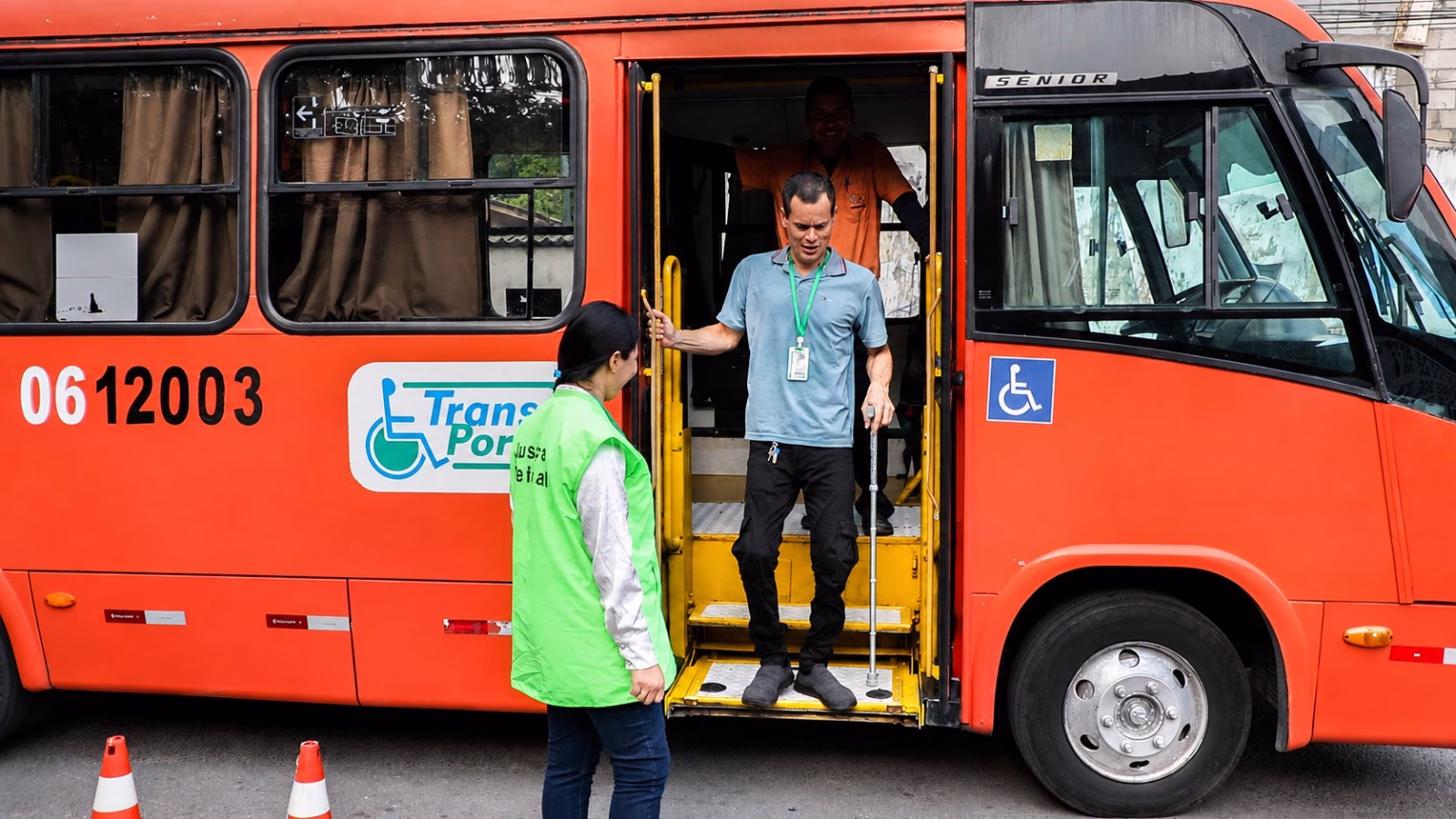 Seu Voto Importa: TRE-AM garante transporte a eleitores com mobilidade reduzida no segundo turno Seu Voto Importa: TRE-AM garante transporte a eleitores com mobilidade reduzida no segundo turno