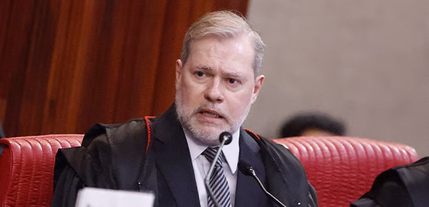 Ministro Dias Toffoli em sessão de julgamentos do TSE.
