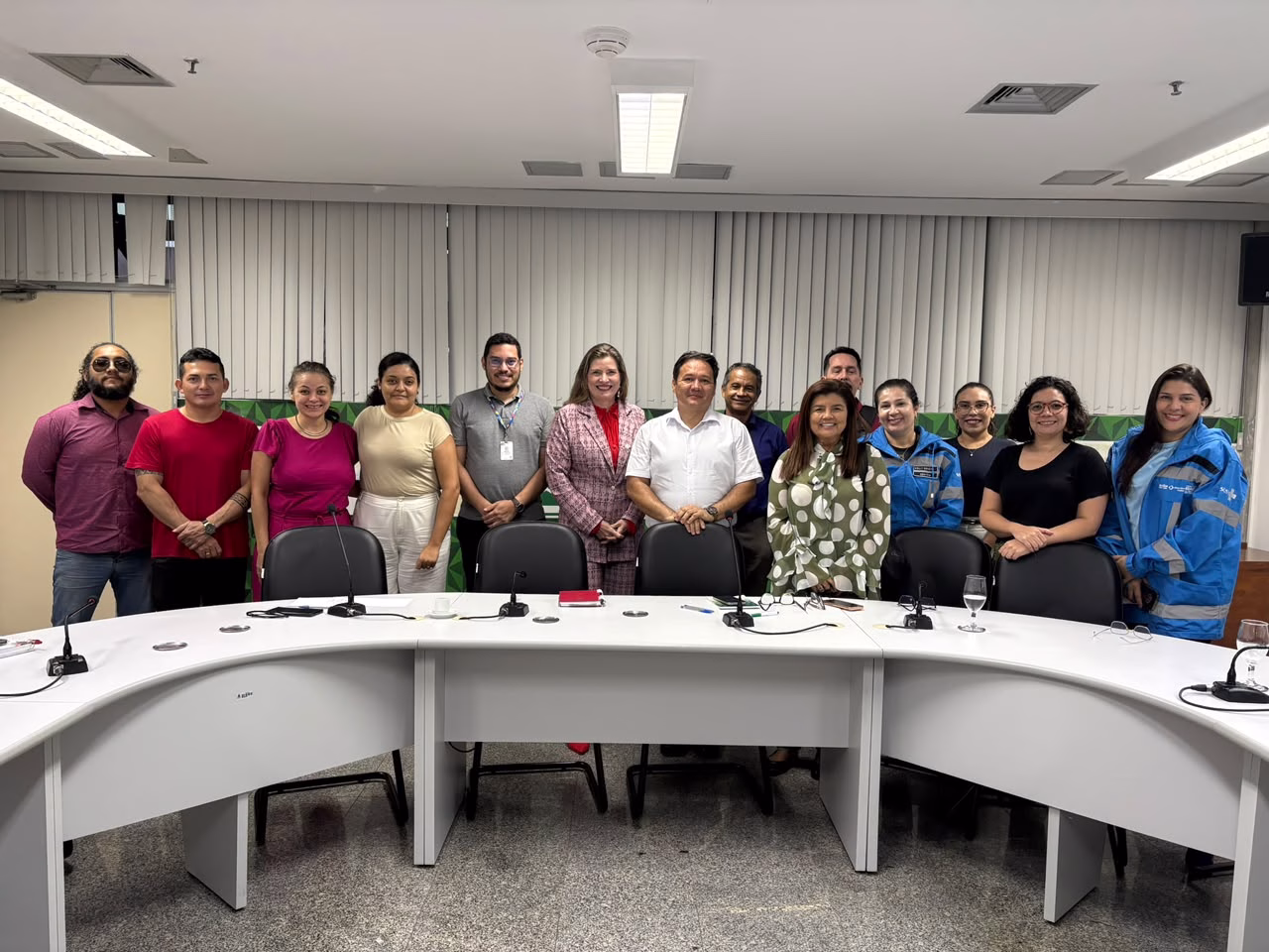 Ufam e órgãos federais articulam apoio e ações integradas de combate aos incêndios no Amazonas Ufam e órgãos federais articulam apoio e ações integradas de combate aos incêndios no Amazonas