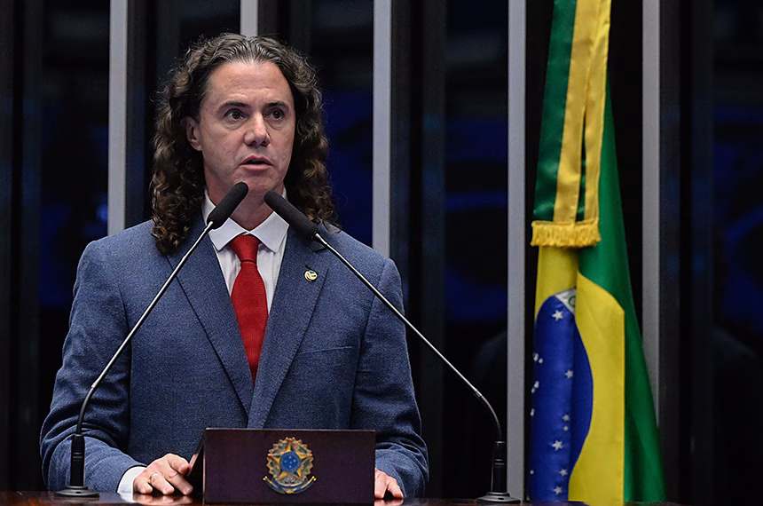 Veneziano cobra argumentos de senadores contrários ao fim da escala 6x1 Veneziano cobra argumentos de senadores contrários ao fim da escala 6×1