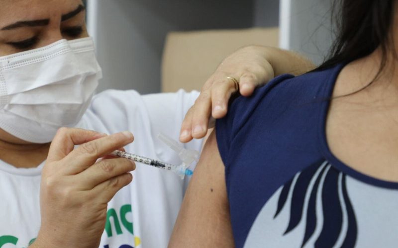 Amazonas já aplicou 6.822.404 doses de vacina contra Covid-19 até esta quarta-feira