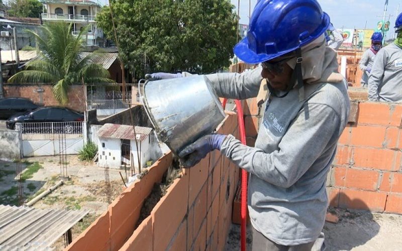 No Japiim, construção do conjunto habitacional do Prosamin+ alcança 50% de conclusão