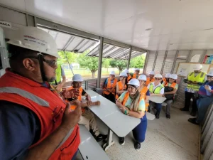 Acadêmicos da UEA visitam obras do Prosai Parintins e conhecem avanços do programa no município