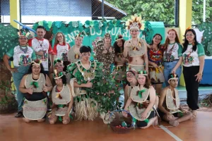 Alunos da Educação Especial promovem feira em homenagem ao mês dos povos originários