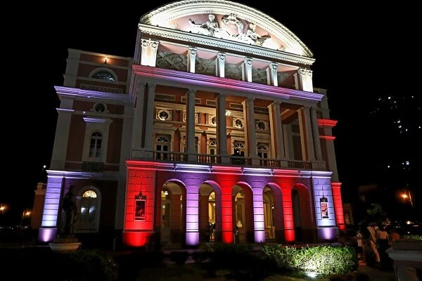 <strong>Amazonas Band dedica noite aos ritmos brasileiros no Teatro Amazonas, nesta segunda (27/03) </strong> 16 Amazonas Band dedica noite aos ritmos brasileiros no Teatro Amazonas, nesta segunda (27/03)