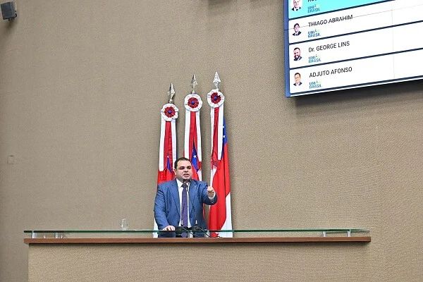 Ao repudiar ataques racistas a Vinícius Jr., deputado Roberto Cidade reforça lei estadual que promove a igualdade racial 11 Ao repudiar ataques racistas a Vinícius Jr., deputado Roberto Cidade reforça lei estadual que promove a igualdade racial