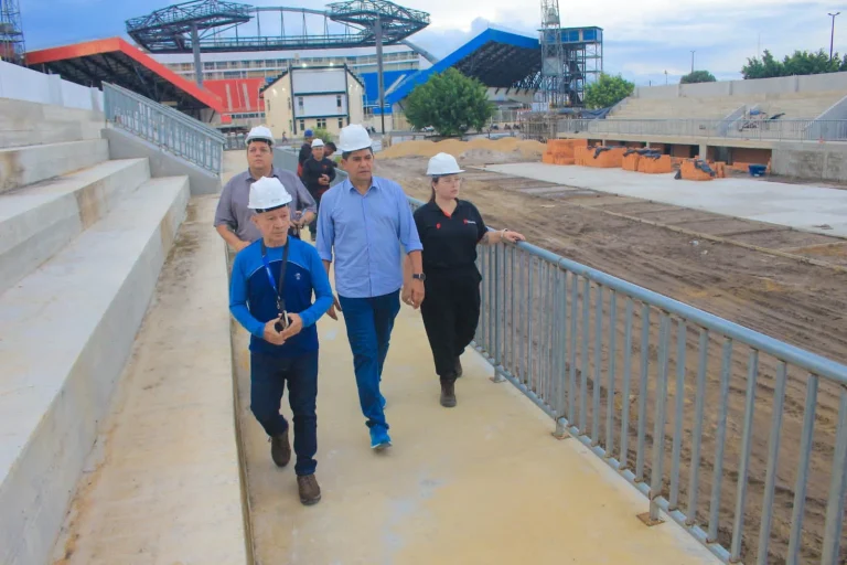 Bi Garcia Vistoria Obras Do Anfiteatro Da Praça Dos Bois E Da Praça Da Prefeitura De Parintins