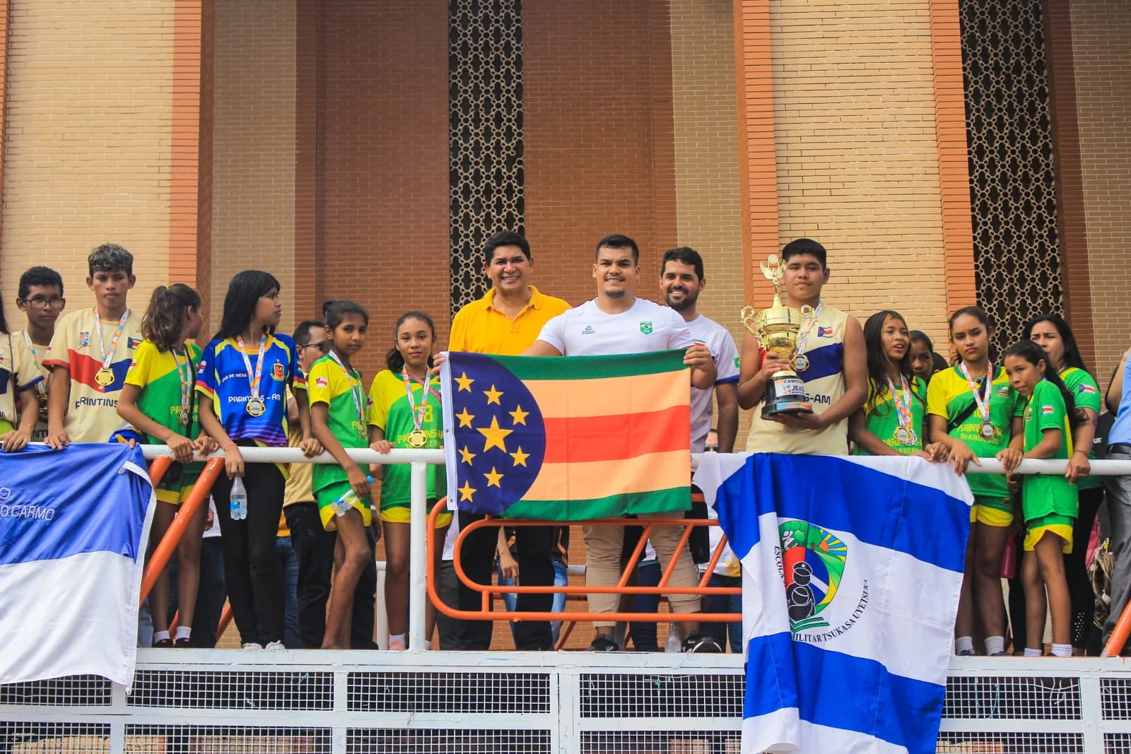 Campeões Do Jeas – Polo Iii E Recordista Nacional Em Lançamento De Dardo São Homenageados Na Chegada A Parintins