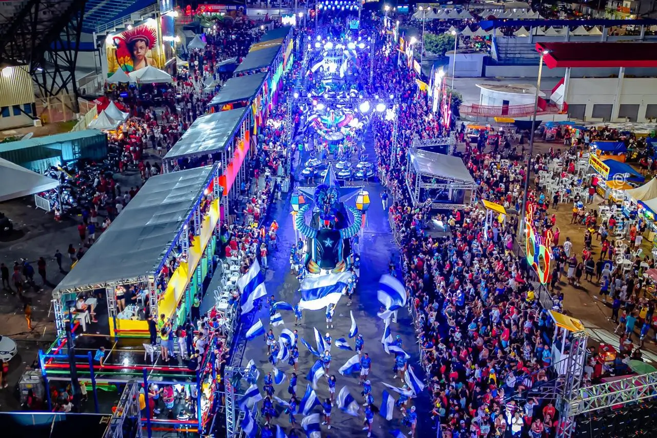 Caprichoso abre o Carnaboi 2025 com espetáculo "Padrão Caprichoso" em Parintins 8 Caprichoso abre o Carnaboi 2025 com espetáculo “Padrão Caprichoso” em Parintins