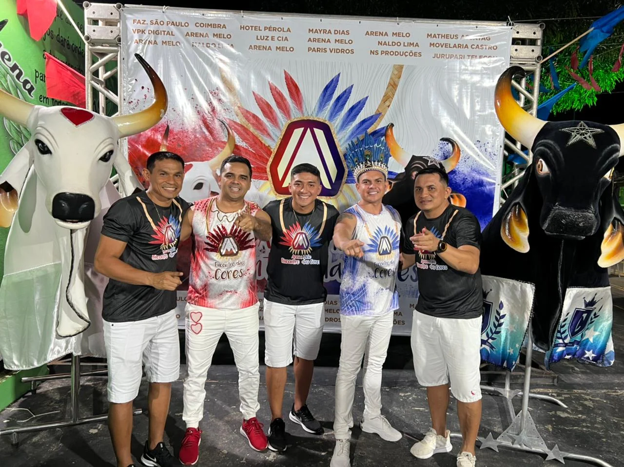 Caprichoso e Garantido celebram Encontro da Cores, em Parintins