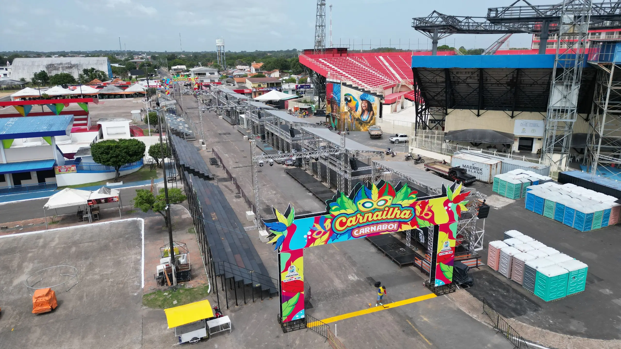 Parintins monta estrutura para maior carnaval do Norte do Brasil